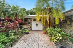 19900 NE 21st Ct, Miami, FL 33179 Sold 02/01/24