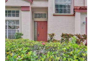 2721 Cayenne Ave, Cooper City, FL 33026 Sold 02/16/24