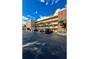 201 SE 11th Ter 105, Dania Beach, FL 33004 Sold 01/17/24