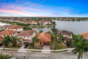 8661 Lakeside Bnd, Parkland, FL 33076 Sold 01/31/24