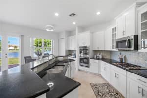 8661 Lakeside Bnd, Parkland, FL 33076 Sold 01/31/24