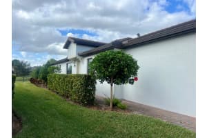 5169 Longhorn Dr, Vero Beach, FL 32967 Sold 01/19/24