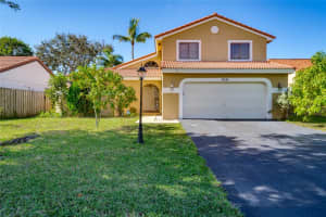 6261 Gauntlet Hall Ln, Davie, FL 33331 Sold 04/22/24