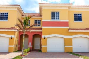 3552 NW 29th Ct 3552, Lauderdale Lakes, FL 33311 Sold 03/29/24