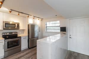 555 Banyan Tree Ln 202, Delray Beach, FL 33483 Sold 02/07/24