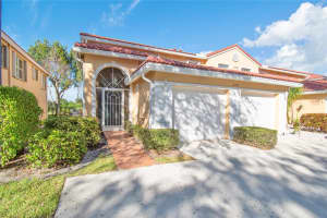 12492 Crystal Pointe Dr 201, Boynton Beach, FL 33437 Sold 01/24/24