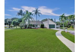 7900 NW 6th Ct, Plantation, FL 33324 Sold 01/22/24