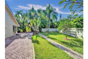 7900 NW 6th Ct, Plantation, FL 33324 Sold 01/22/24