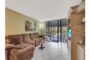 4850 NW 29th Ct 427, Lauderdale Lakes, FL 33313 Sold 02/02/24