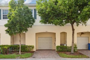 709 SW 1st Ave, Pompano Beach, FL 33060 Sold 03/20/24
