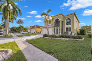 6256 Lansdowne Cir, Boynton Beach, FL 33472 Sold 01/25/24