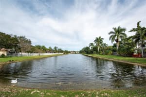 16201 Owasco Cir, Davie, FL 33331 Sold 04/09/24