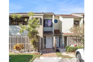 341 City View Dr 341, Fort Lauderdale, FL 33311 Sold 05/10/24