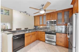 341 City View Dr 341, Fort Lauderdale, FL 33311 Sold 05/10/24