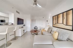 MLS# F10412739, Pembroke Pines, Florida 33025
