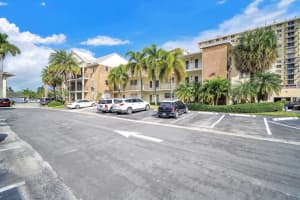 450 Paradise Isle Blvd 207, Hallandale Beach, FL 33009 Sold 04/12/24