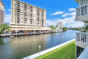 450 Paradise Isle Blvd 207, Hallandale Beach, FL 33009 Sold 04/12/24
