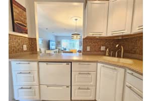 5171 W Oakland Park Blvd 202, Lauderdale Lakes, FL 33313 Sold 02/12/24