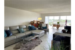 2829 NE 33rd Ct 405, Fort Lauderdale, FL 33306 Sold 04/25/25