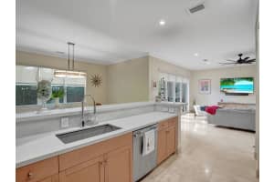 1415 NE 7th St 2, Fort Lauderdale, FL 33304 Sold 04/15/24