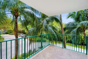 20000 E Country Club Dr 208, Aventura, FL 33180 Sold 06/21/24