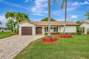 10403 NW 80th Ct, Tamarac, FL 33321 Sold 02/05/24