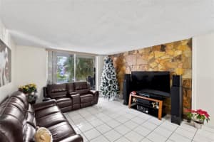 8405 NW 8th St 305, Miami, FL 33126 Sold 03/15/24