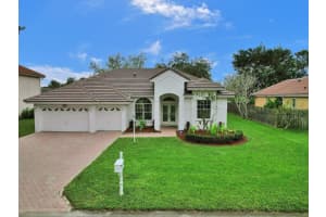6081 Superior Blvd, Davie, FL 33331 Sold 02/23/24