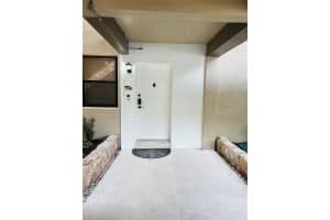511 Ives Dairy Rd 205-6, Miami, FL 33179 Sold 05/29/24
