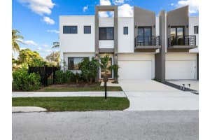 702 SW 7 St, Fort Lauderdale, FL 33316 Sold 02/23/24