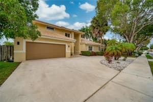1280 SW 103rd Ave, Pembroke Pines, FL 33025 Sold 01/29/24
