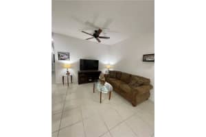 615 SW 2nd Ter, Pompano Beach, FL 33060 Sold 03/26/24