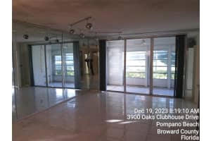 3900 Oaks Clubhouse Dr 101, Pompano Beach, FL 33069 Sold 02/14/25