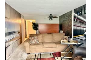 2700 W Sunrise Lakes Dr 208, Sunrise, FL 33322 Sold 12/17/24