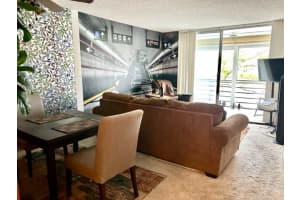 2700 W Sunrise Lakes Dr 208, Sunrise, FL 33322 Sold 12/17/24