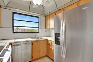 1000 Colony Point Cir 423, Pembroke Pines, FL 33026 Sold 04/11/24