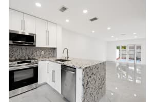 3084 S Oakland Forest Dr 1402, Oakland Park, FL 33309 Sold 05/23/24