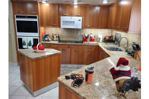 3000 Island Blvd 1605, Aventura, FL 33160 Sold 09/26/24