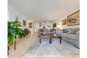 2301 NE 36th St 102, Lighthouse Point, FL 33064 Sold 04/08/24