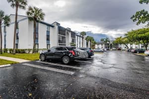 1011 Green Pine Blvd D3, West Palm Beach, FL 33409 Sold 05/31/24