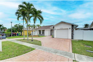 4940 NW 92nd Ave, Sunrise, FL 33351 Sold 01/12/24