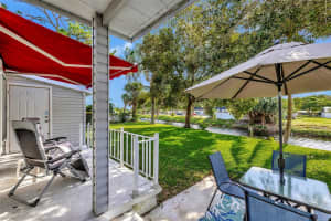 402 NW 51st St, Deerfield Beach, FL 33064 Sold 02/16/24