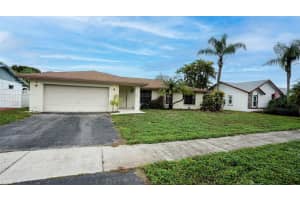 12731 SW 13th Mnr, Davie, FL 33325 Sold 05/31/24