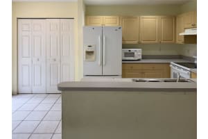 642 NW 208th Ter 642, Pembroke Pines, FL 33029 Sold 01/26/24