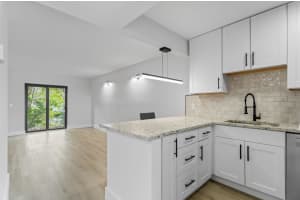 2918 NE 8th Ter 102, Fort Lauderdale, FL 33334 Sold 03/26/24