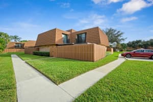 2575 Garden Ct 2575, Hollywood, FL 33026 Sold 03/04/24