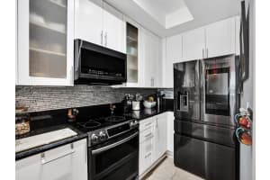 2631 NE 14th Ave 305, Wilton Manors, FL 33334 Sold 05/01/24