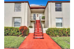 17 Willowbrook Ln 205, Delray Beach, FL 33446 Sold 04/26/24