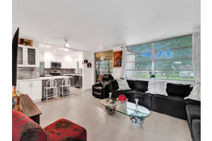 17 Willowbrook Ln 205, Delray Beach, FL 33446 Sold 04/26/24