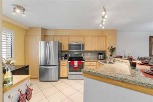 2213 Cypress Island Dr 406, Pompano Beach, FL 33069 Sold 07/31/24
